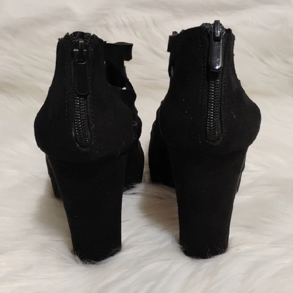 Torrid Black Cage Open Toe Chunky Heel Sandal Booties Worn 1X #46 - Picture 4 of 9